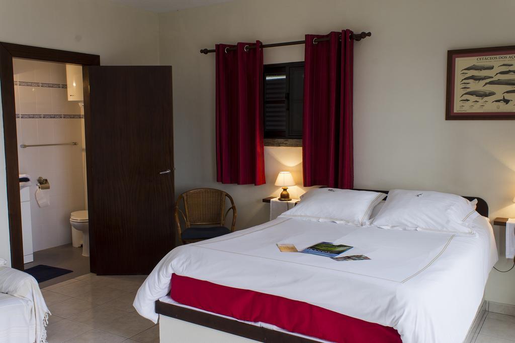 Vila Belgica Bed & Breakfast Horta  Cameră foto
